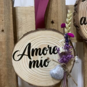 Rodaja de madera "Amore mio" con flor seca